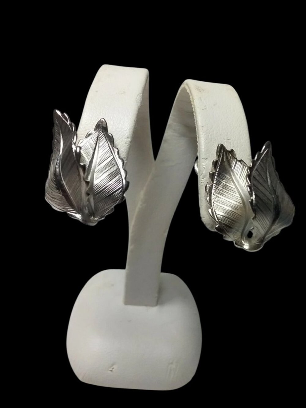 Vintage Silver Tone Clip-on Earrings Leaves Signed Giovanni